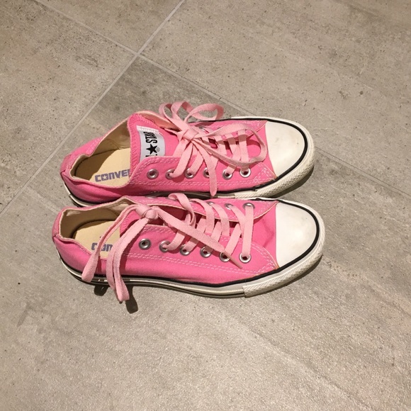 Pink Converse - Picture 2 of 4